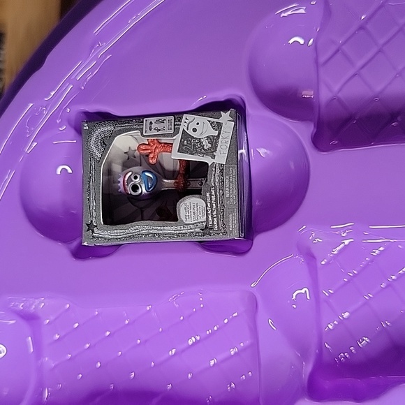 Disney Mini Figures And Display Case - Picture 7 of 9